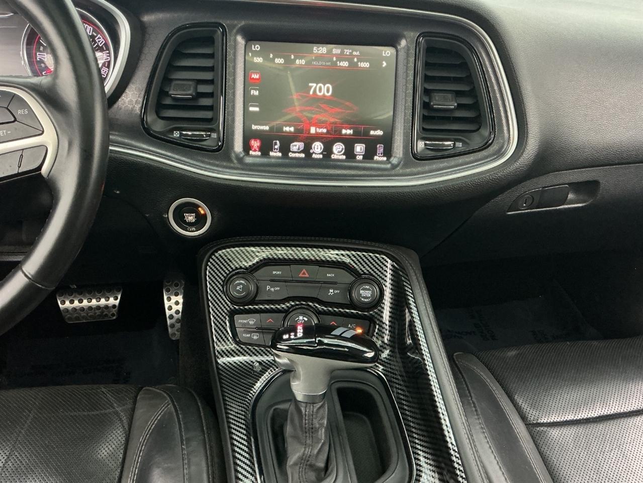 Dodge Challenger 2dr Cpe SXT Plus 2016