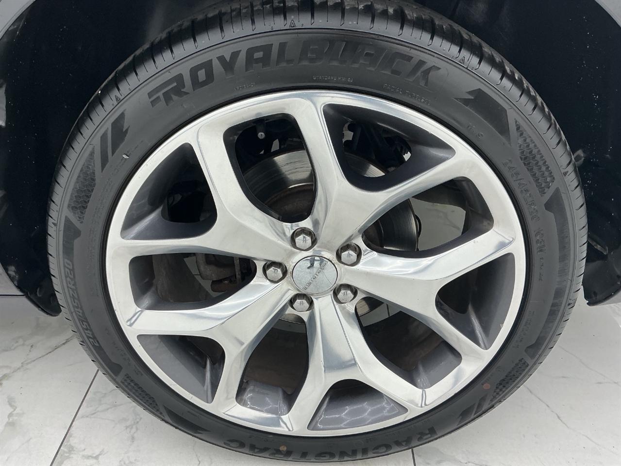 Dodge Challenger 2dr Cpe SXT Plus 2016