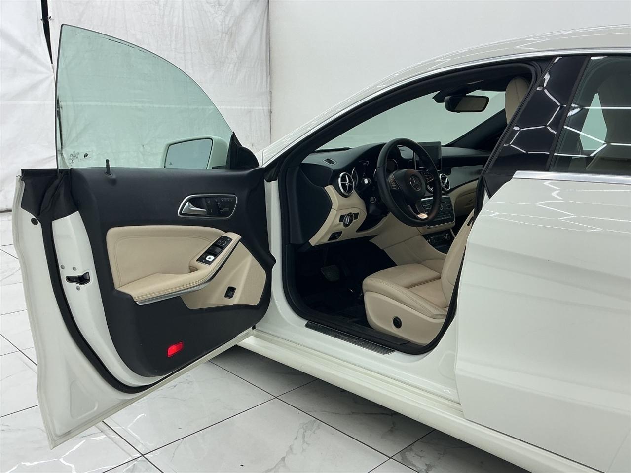 Mercedes-Benz CLA 4dr Sdn CLA 250 FWD 2016