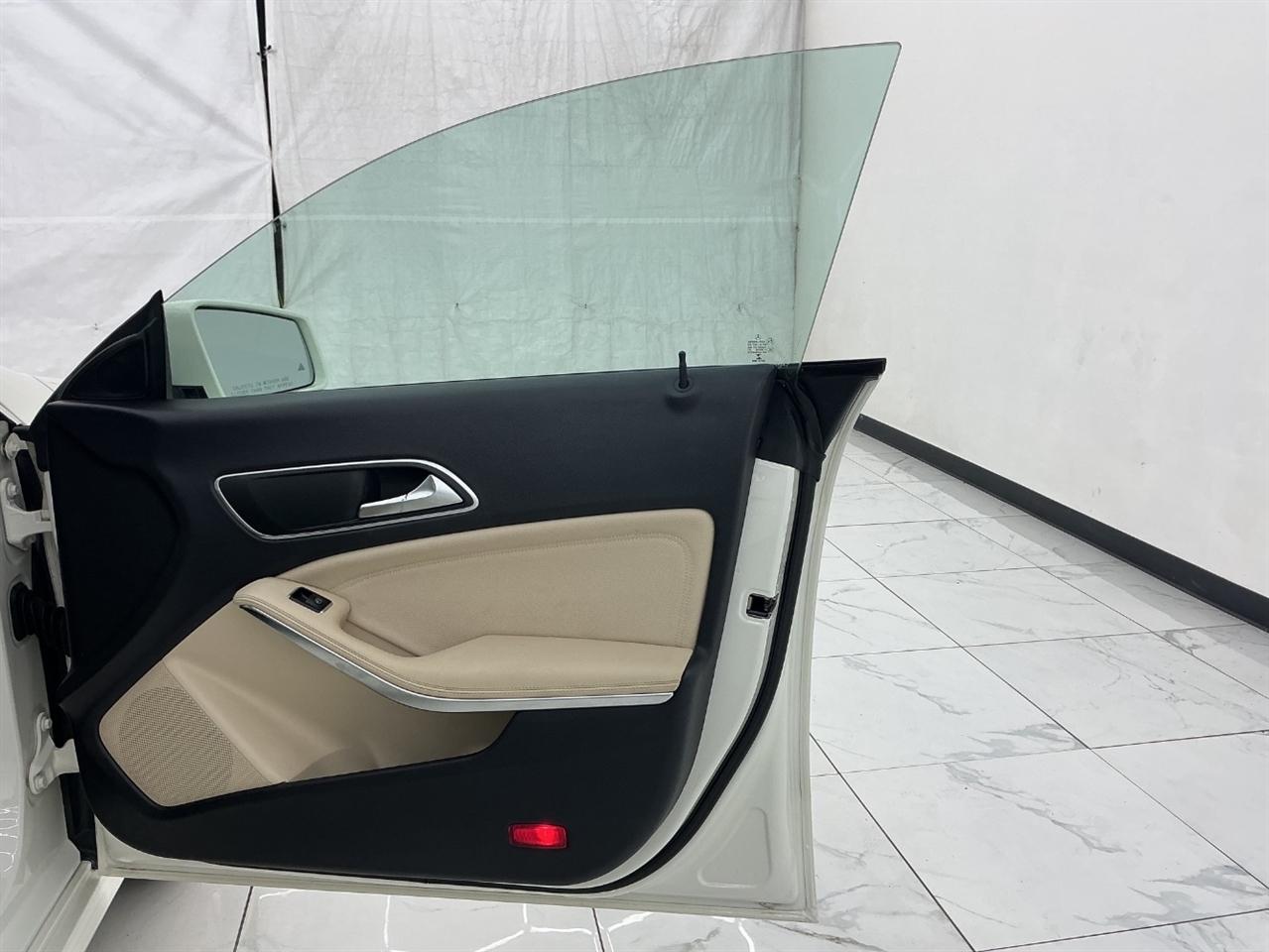 Mercedes-Benz CLA 4dr Sdn CLA 250 FWD 2016