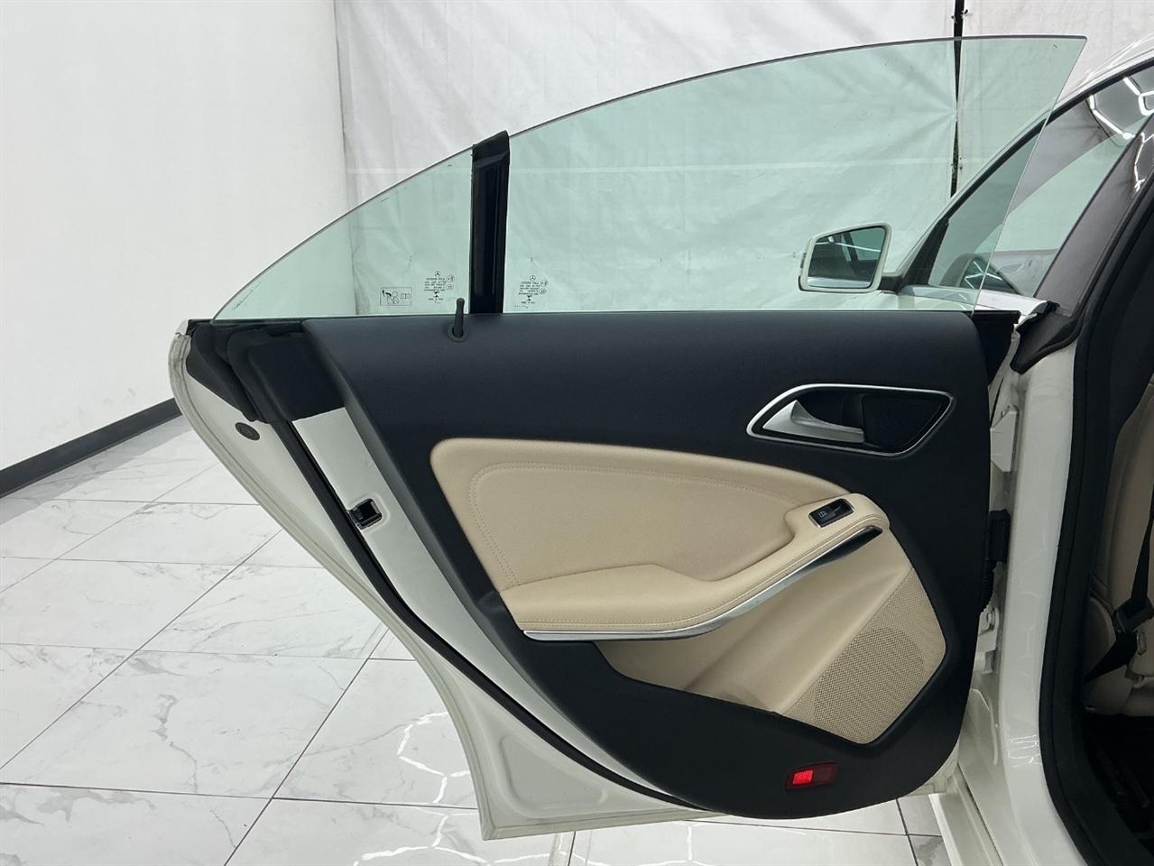 Mercedes-Benz CLA 4dr Sdn CLA 250 FWD 2016