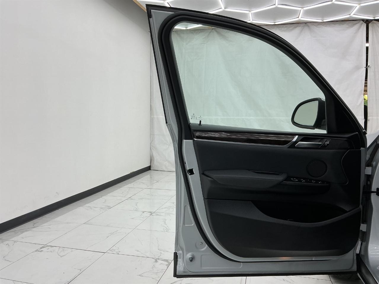 BMW X3 xDrive28i Sports Activity Vehicle 2017