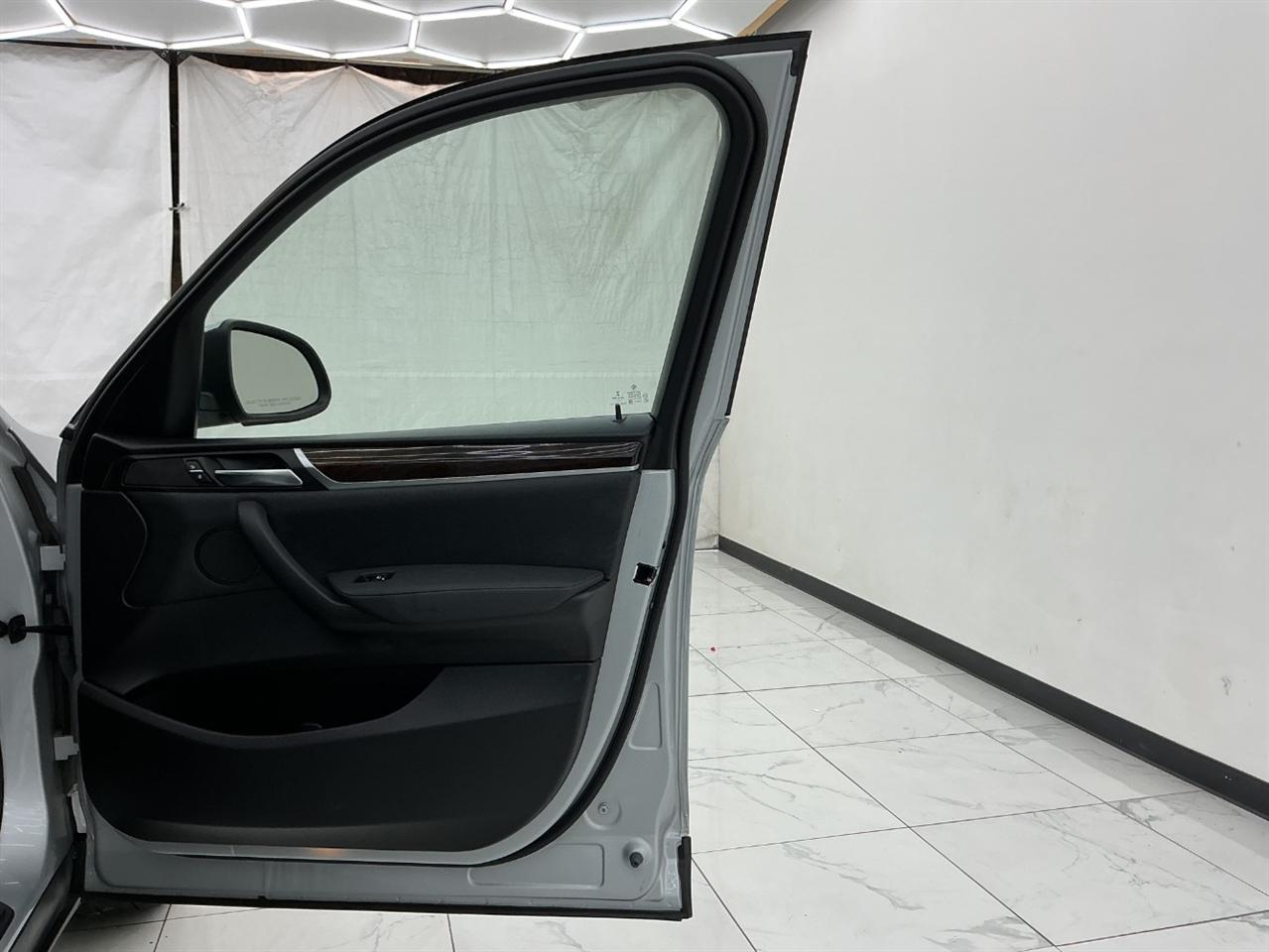BMW X3 xDrive28i Sports Activity Vehicle 2017