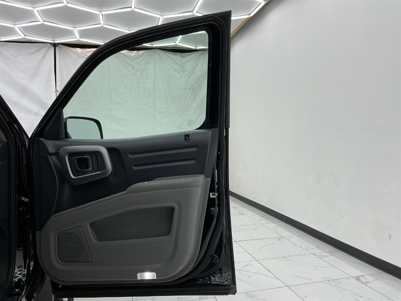 Honda Ridgeline 4WD Crew Cab RTL 2011
