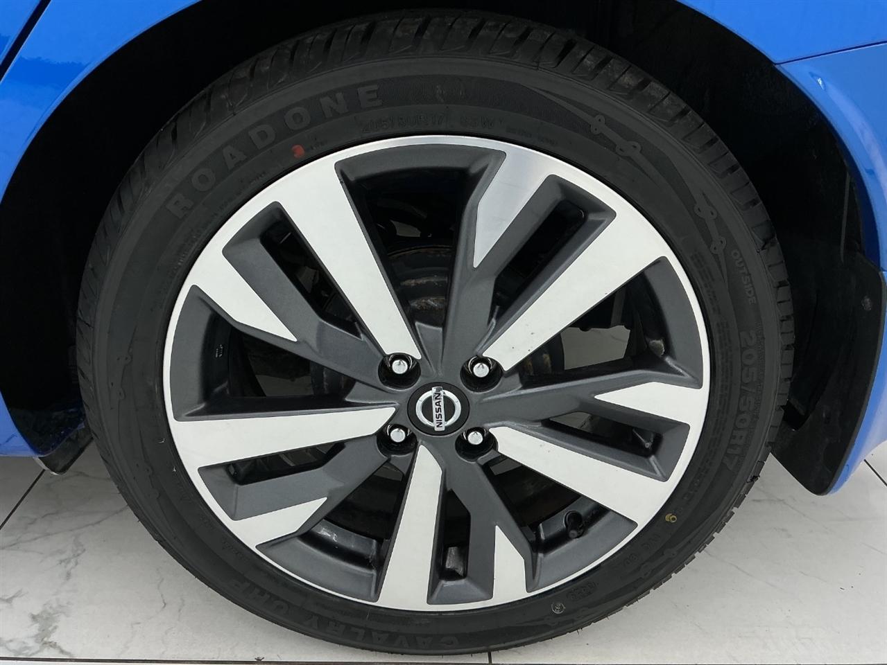 Nissan Versa SR CVT 2020