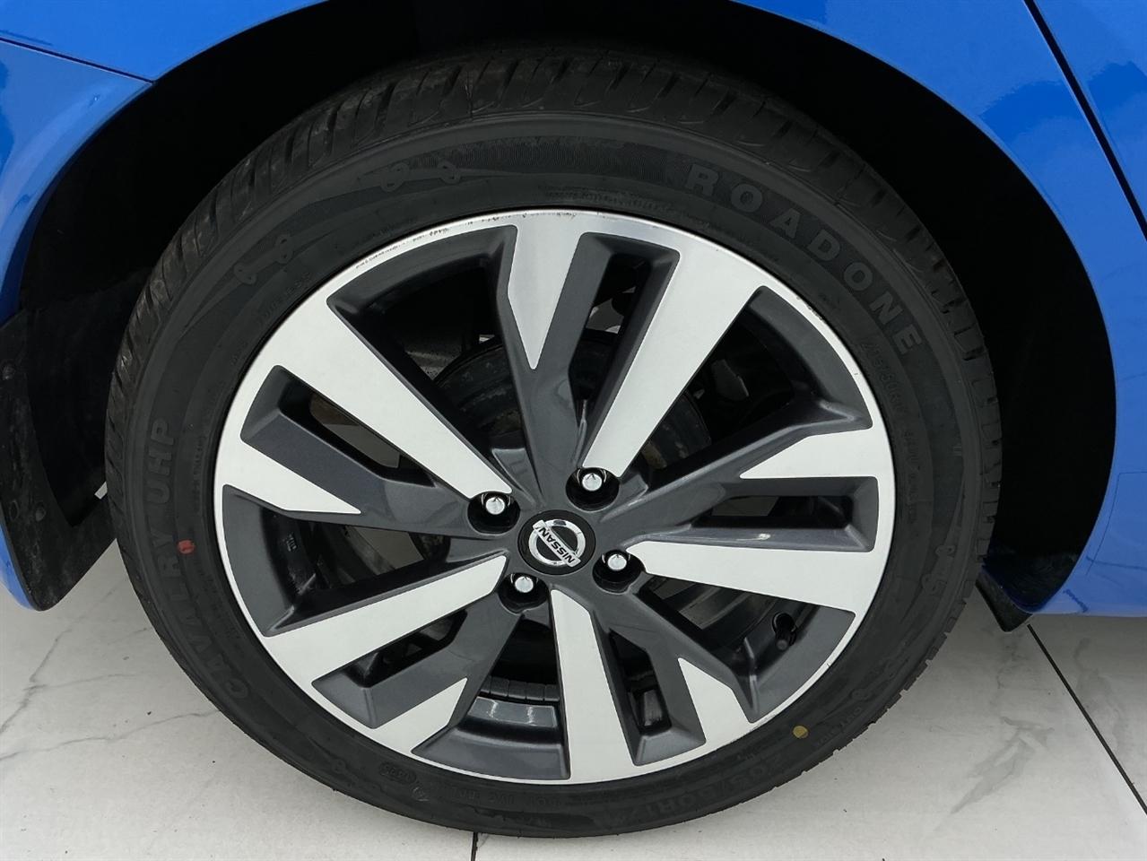 Nissan Versa SR CVT 2020