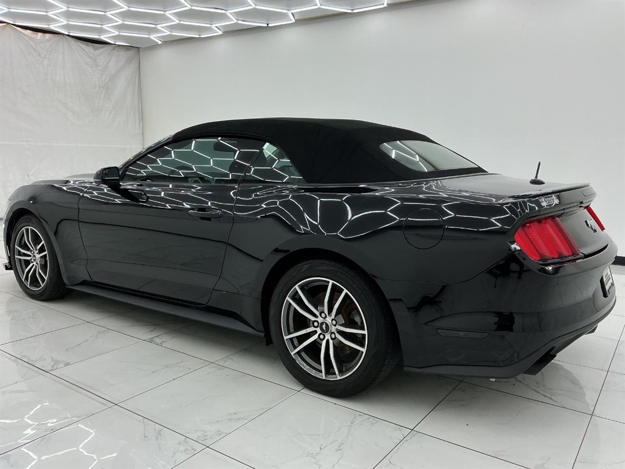 Ford Mustang EcoBoost Premium Convertible 2017