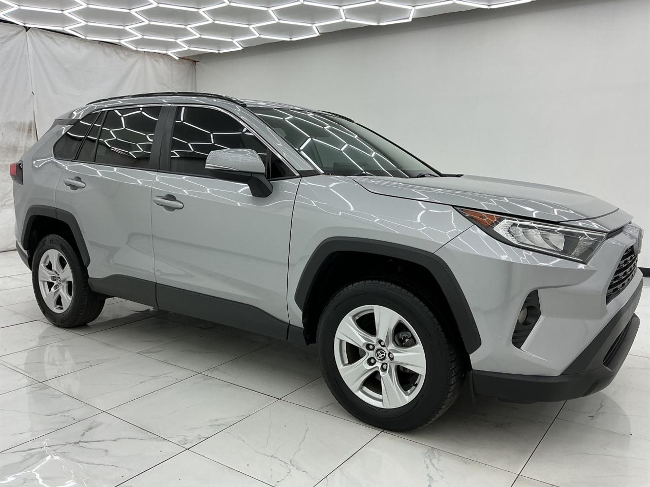 Toyota RAV4 XLE FWD (Natl) 2020