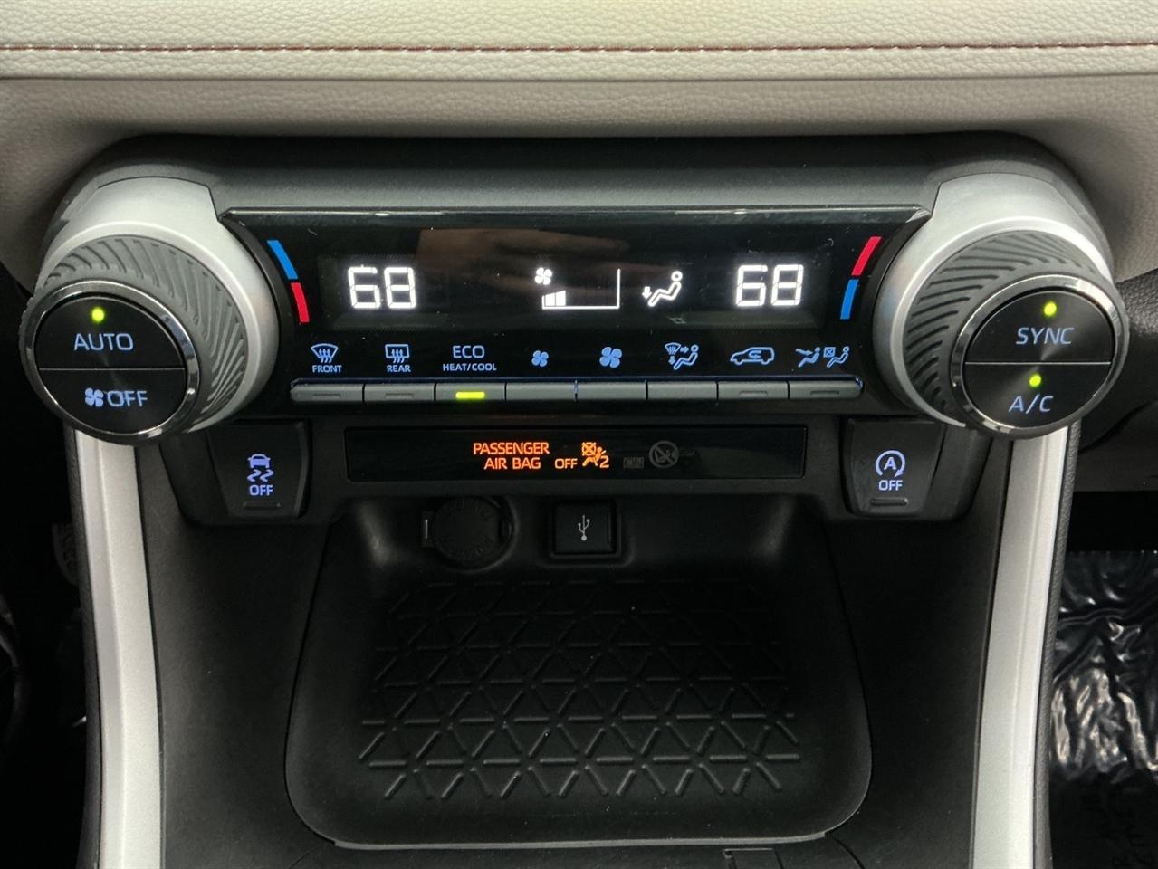 Toyota RAV4 XLE FWD (Natl) 2020
