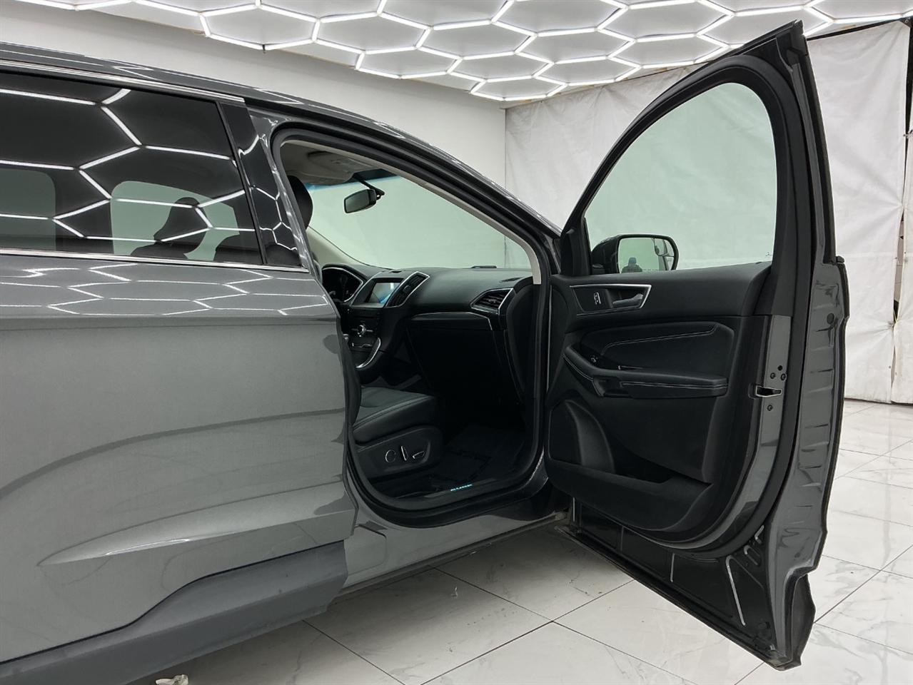 Ford Edge Titanium FWD 2018