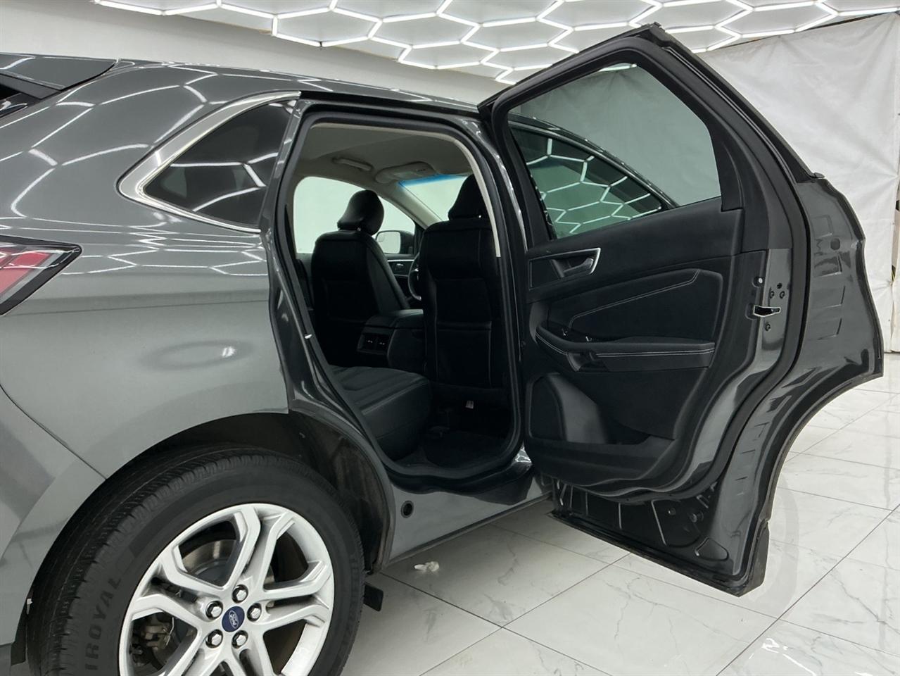 Ford Edge Titanium FWD 2018