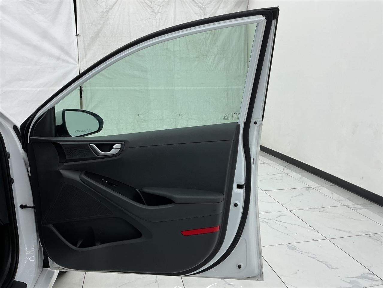 Hyundai Ioniq Hybrid Blue Hatchback 2018