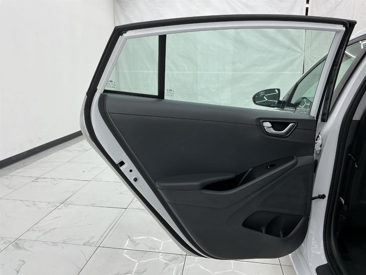 Hyundai Ioniq Hybrid Blue Hatchback 2018