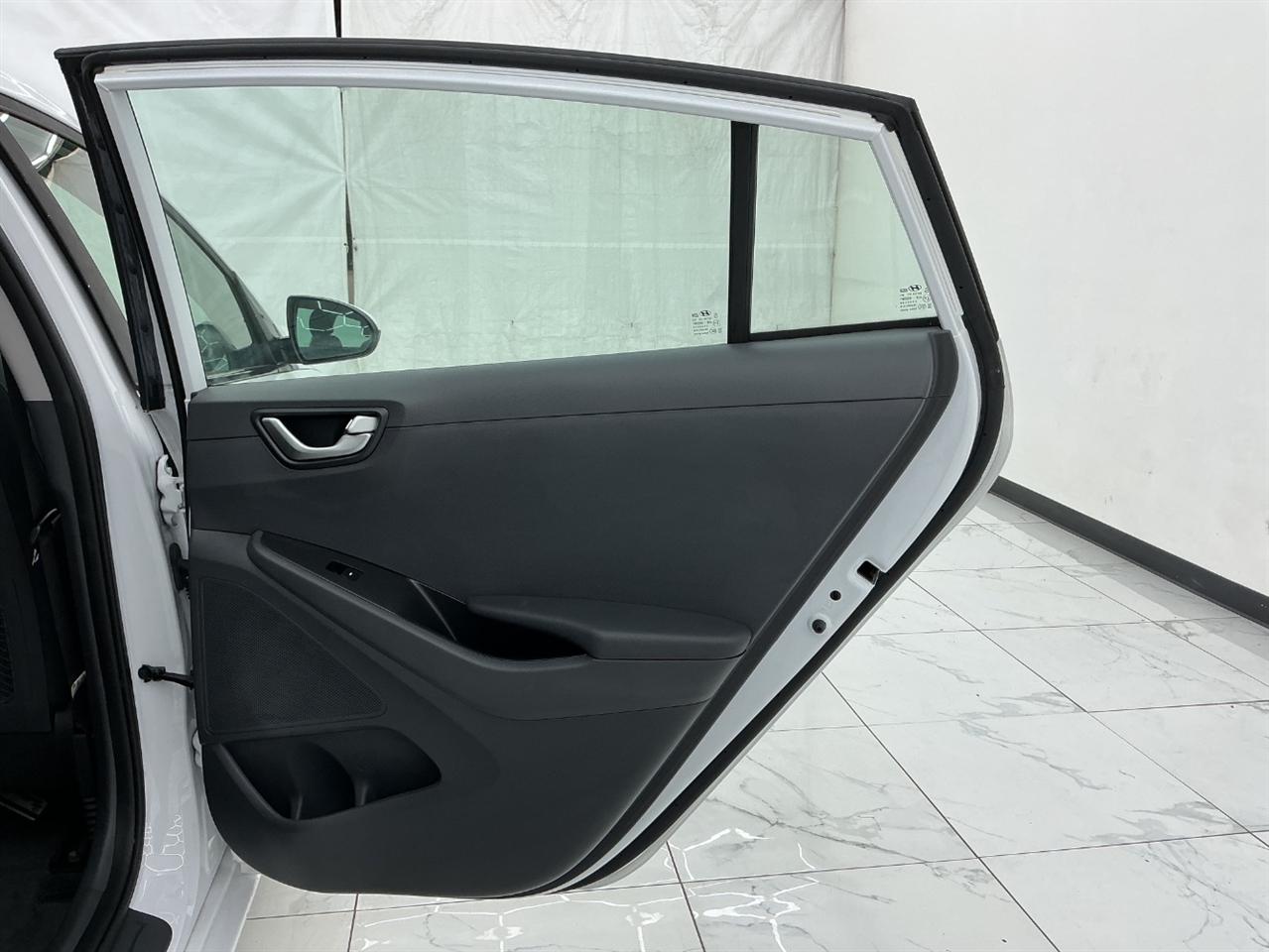 Hyundai Ioniq Hybrid Blue Hatchback 2018