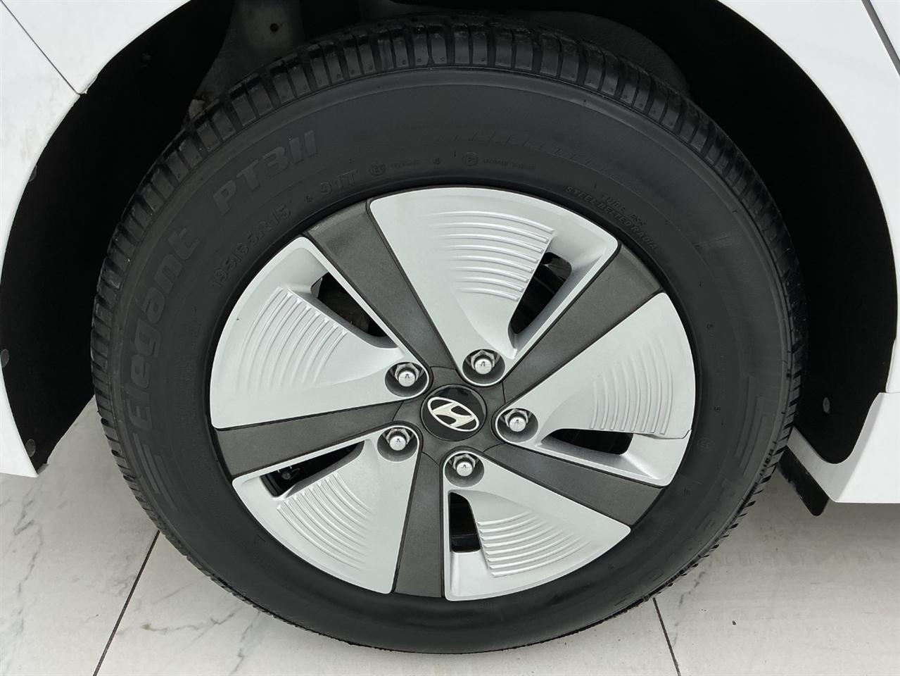 Hyundai Ioniq Hybrid Blue Hatchback 2018