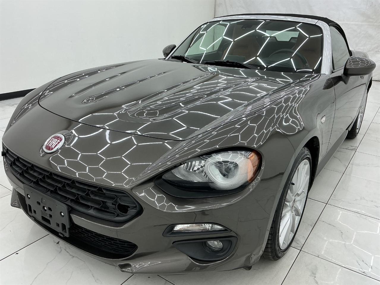 Fiat 124 Spider Lusso Convertible 2017