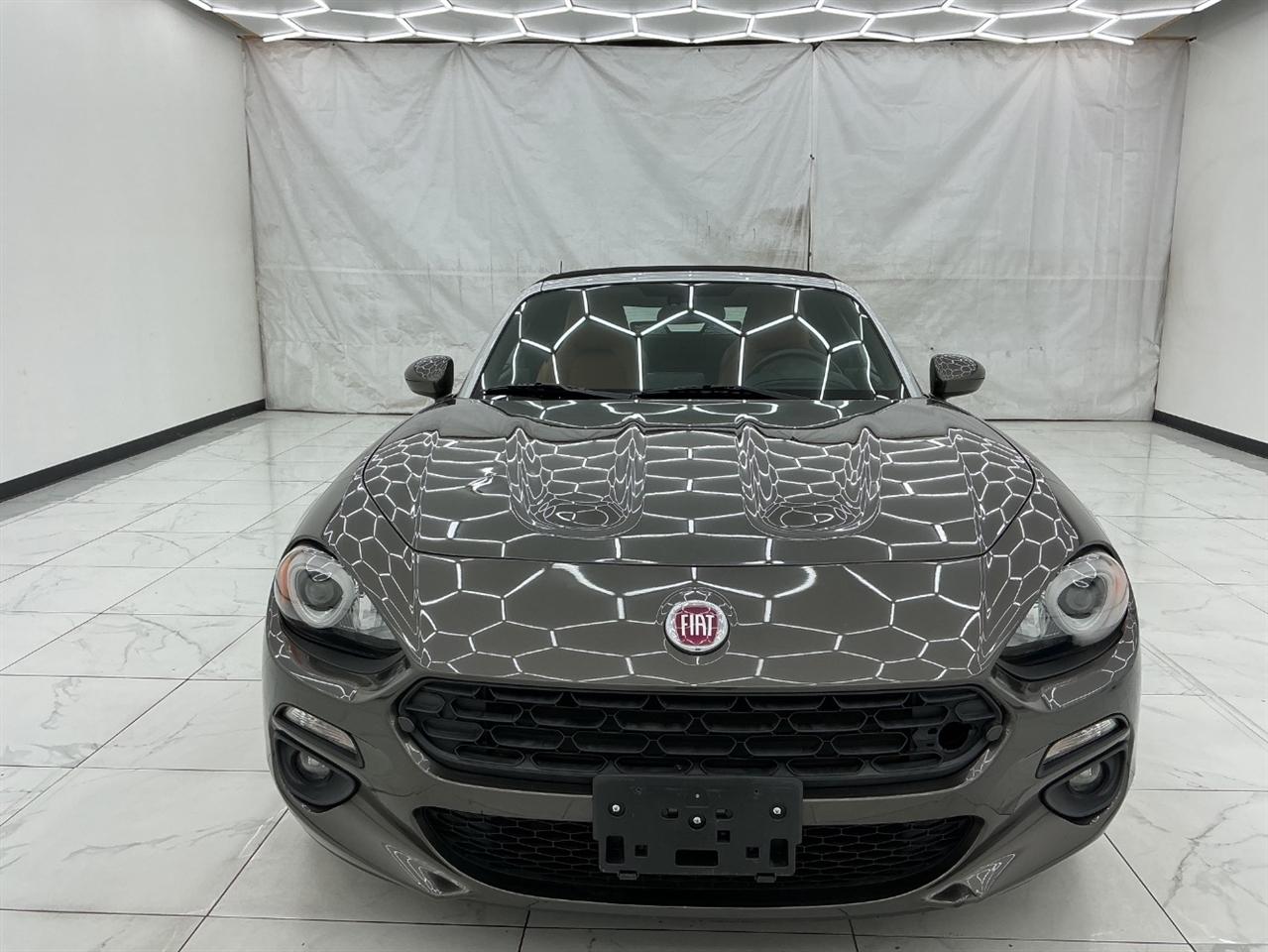 Fiat 124 Spider Lusso Convertible 2017