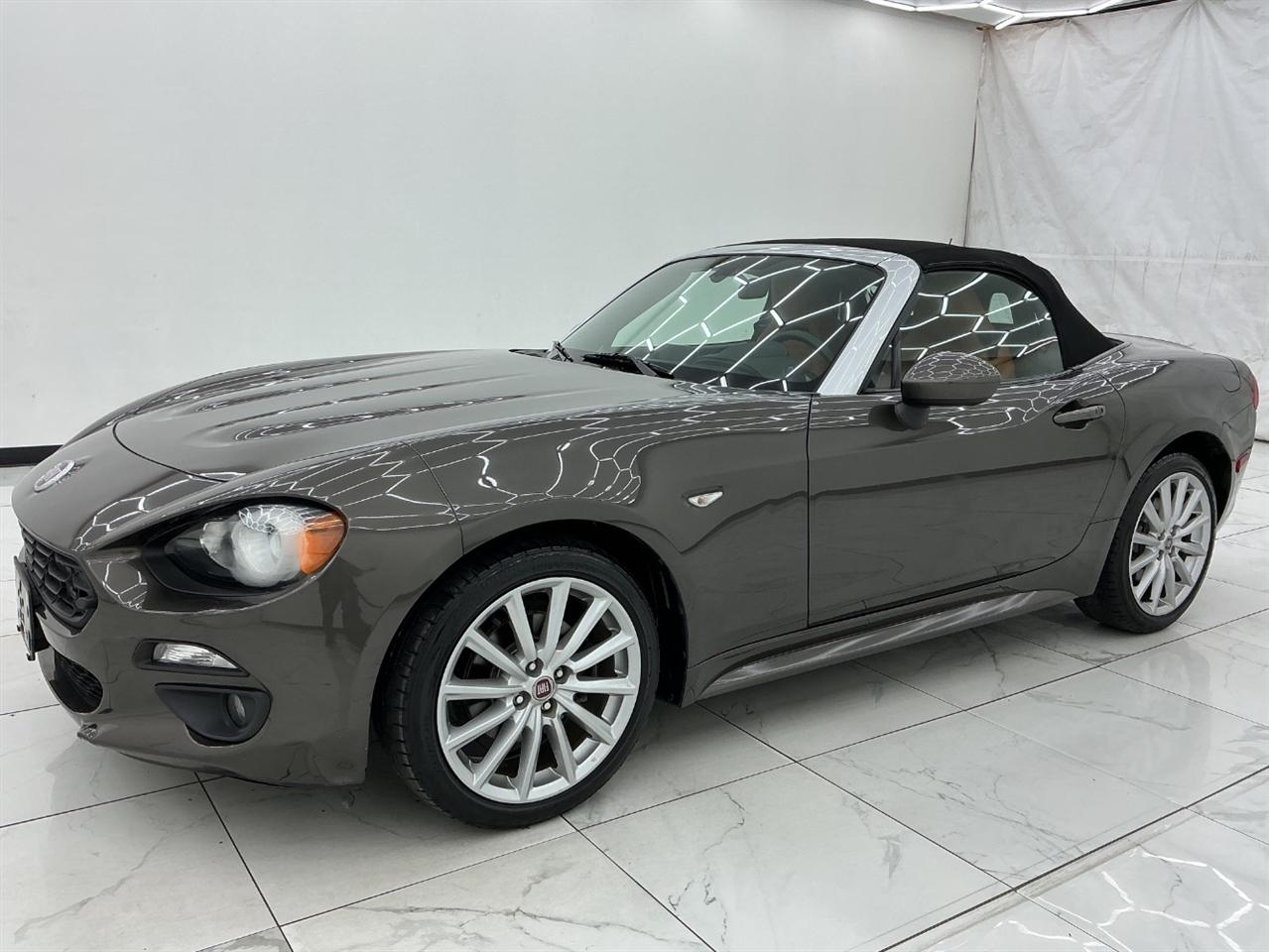 Fiat 124 Spider Lusso Convertible 2017