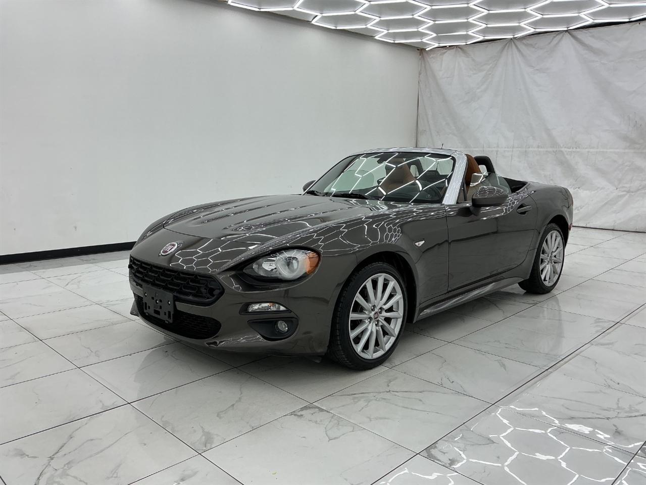 Fiat 124 Spider Lusso Convertible 2017
