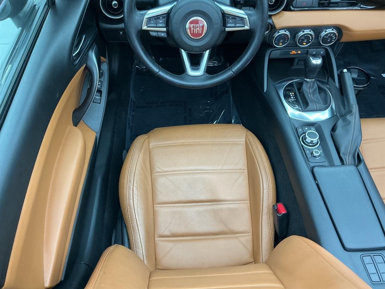 Fiat 124 Spider Lusso Convertible 2017