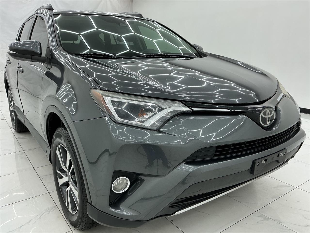 Toyota RAV4 Adventure FWD (Natl) 2018