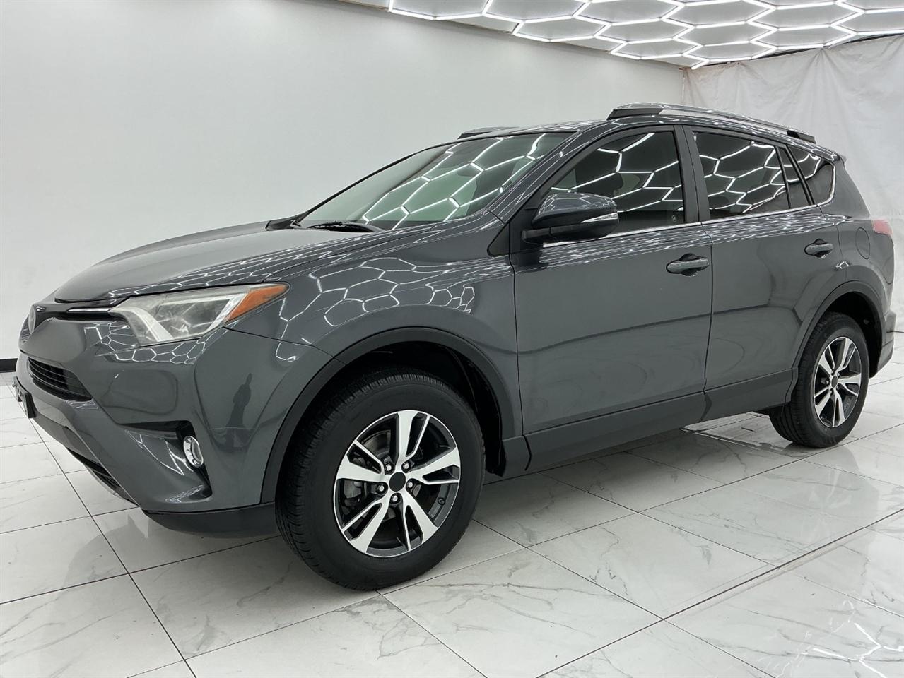 Toyota RAV4 Adventure FWD (Natl) 2018