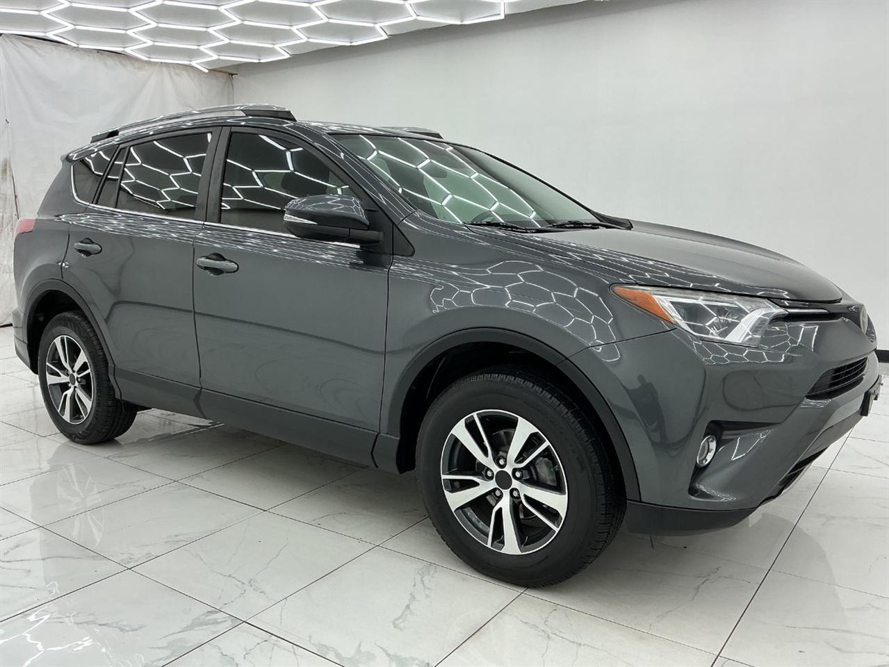 Toyota RAV4 Adventure FWD (Natl) 2018