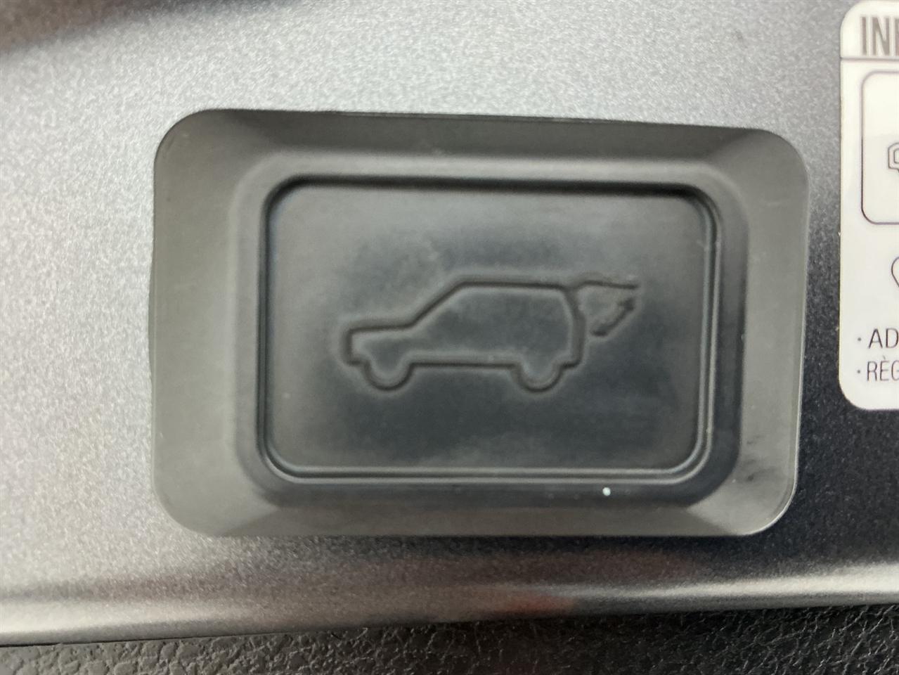 Toyota RAV4 Adventure FWD (Natl) 2018