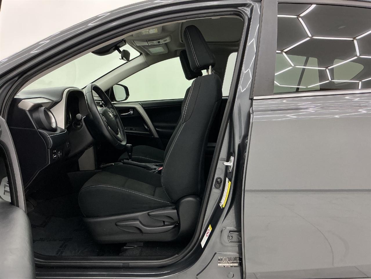 Toyota RAV4 Adventure FWD (Natl) 2018