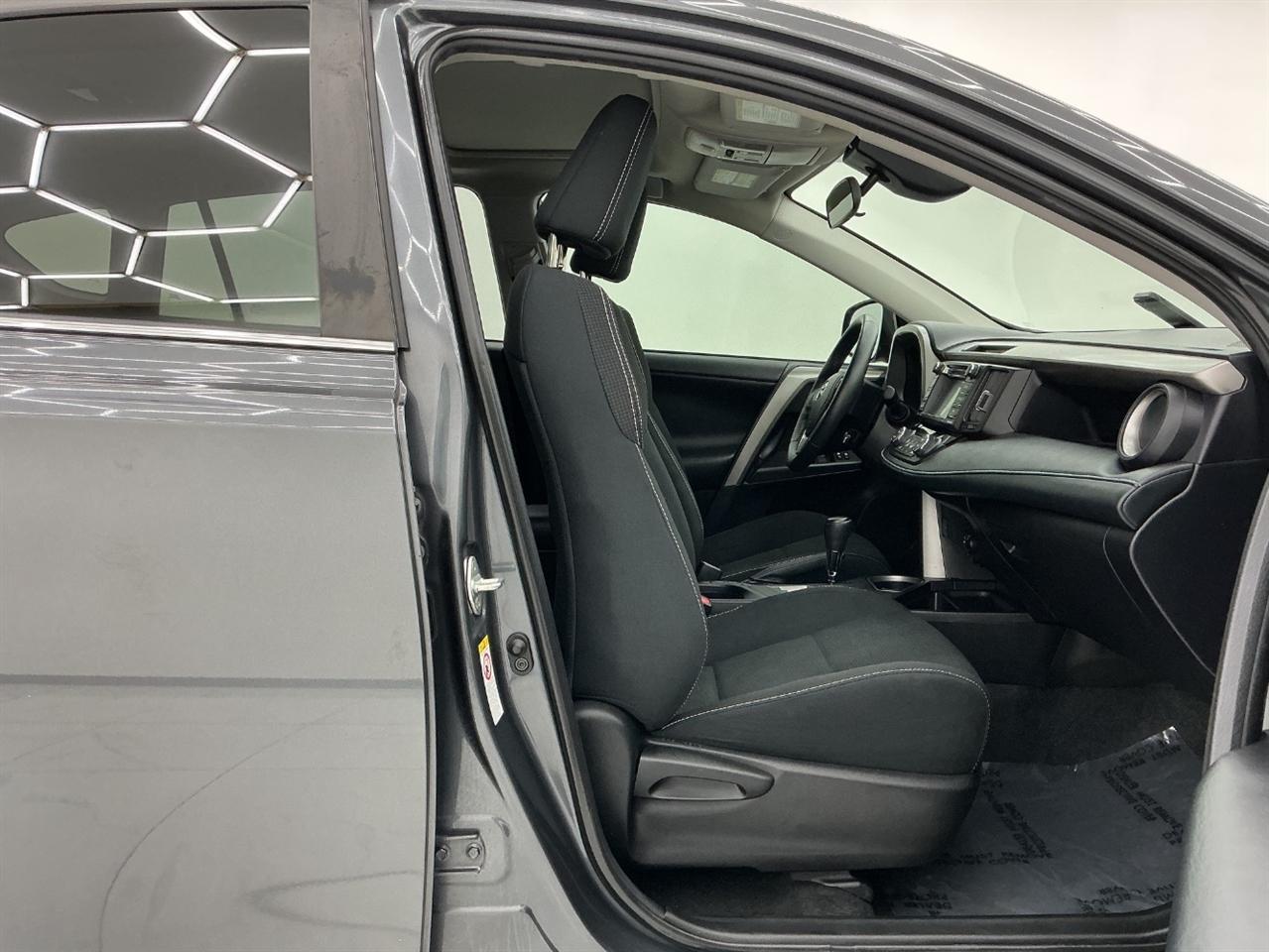 Toyota RAV4 Adventure FWD (Natl) 2018