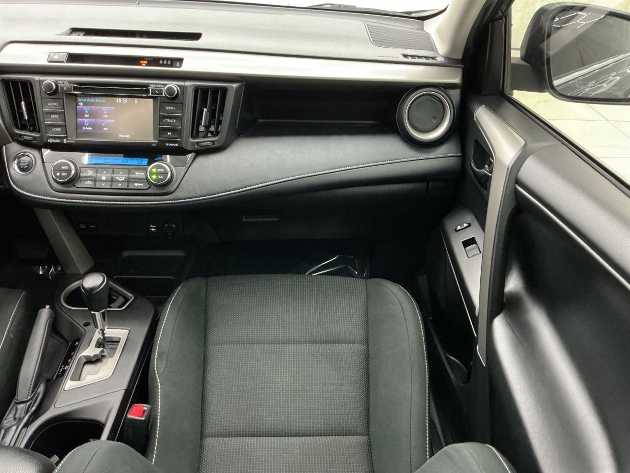 Toyota RAV4 Adventure FWD (Natl) 2018