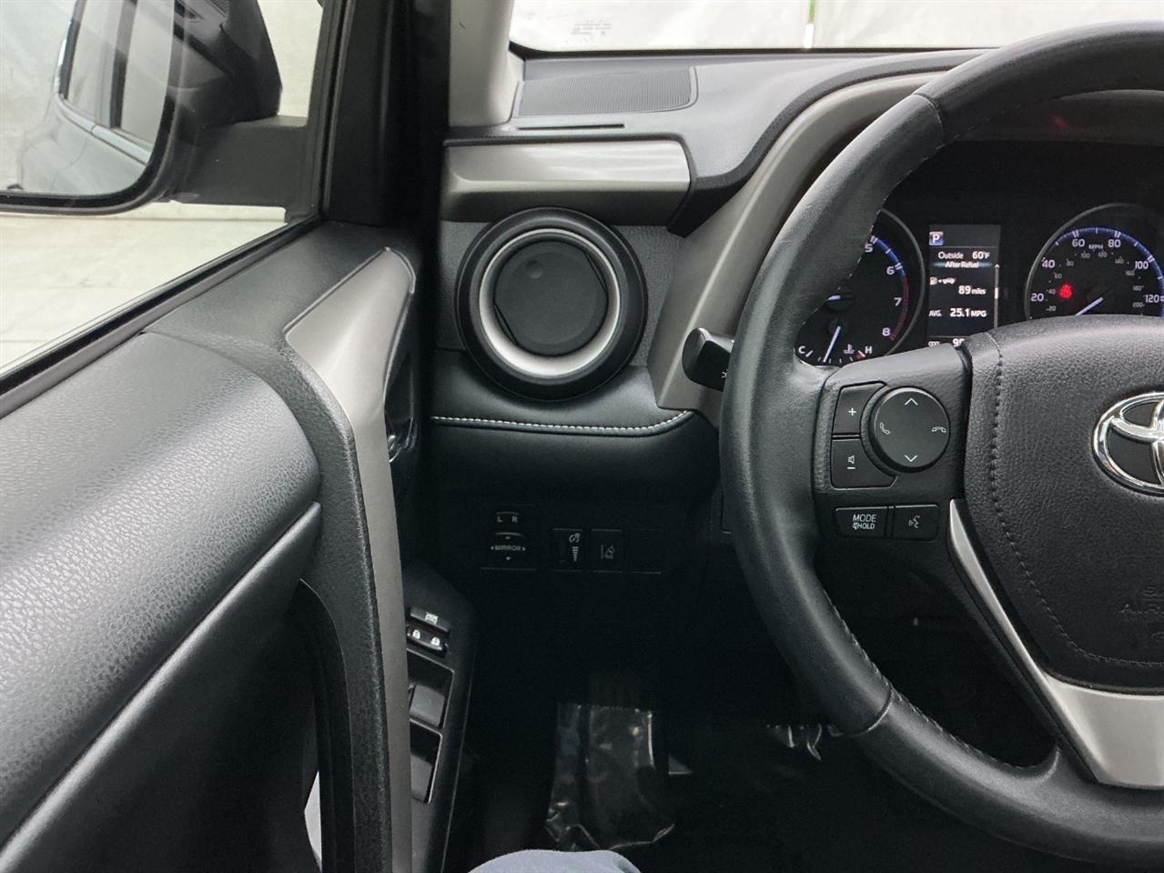 Toyota RAV4 Adventure FWD (Natl) 2018