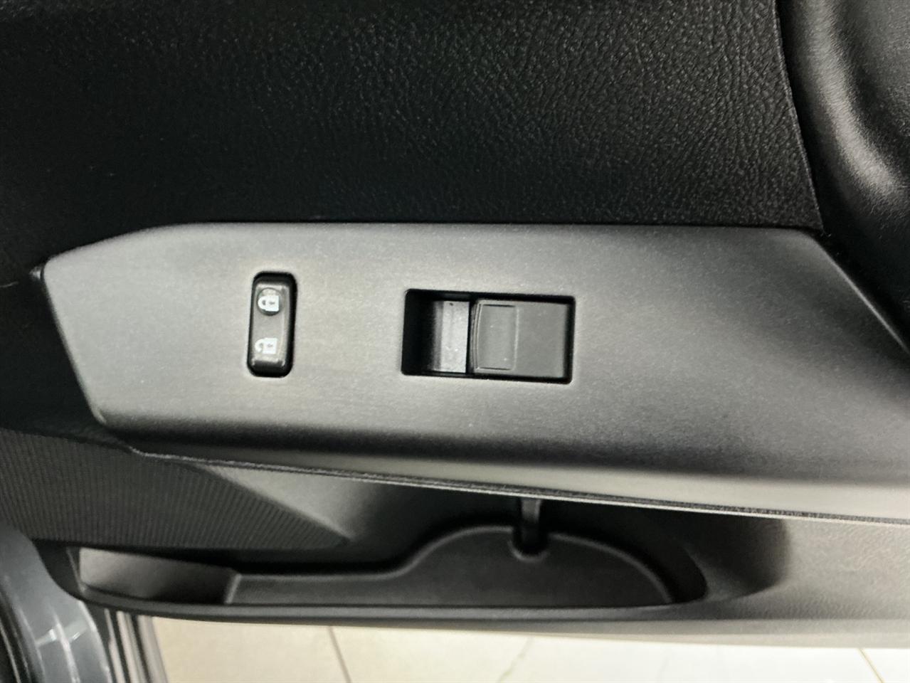 Toyota RAV4 Adventure FWD (Natl) 2018
