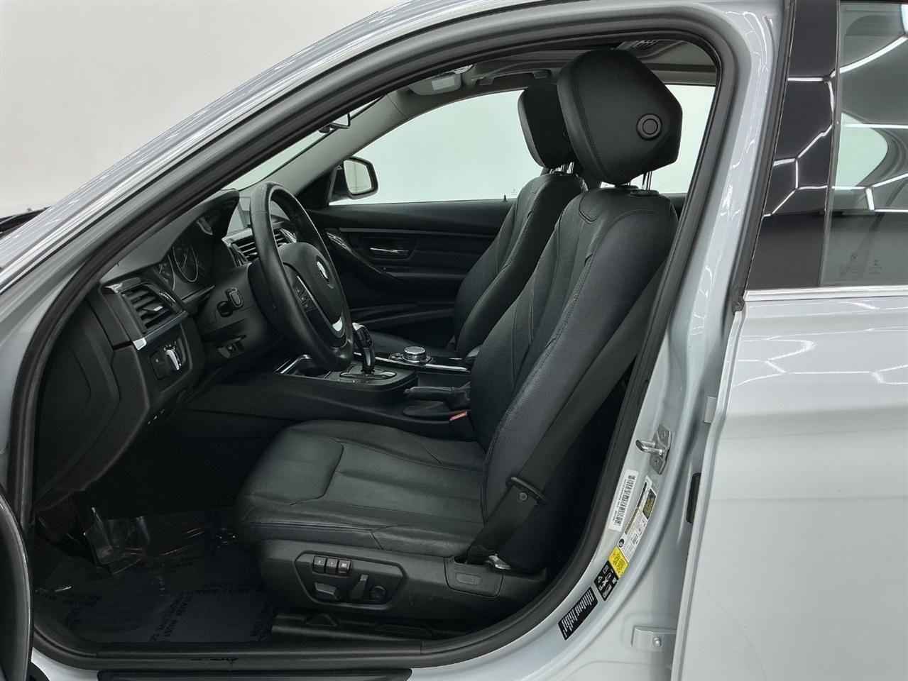BMW 3 Series 4dr Sdn 328i xDrive AWD SULEV 2015