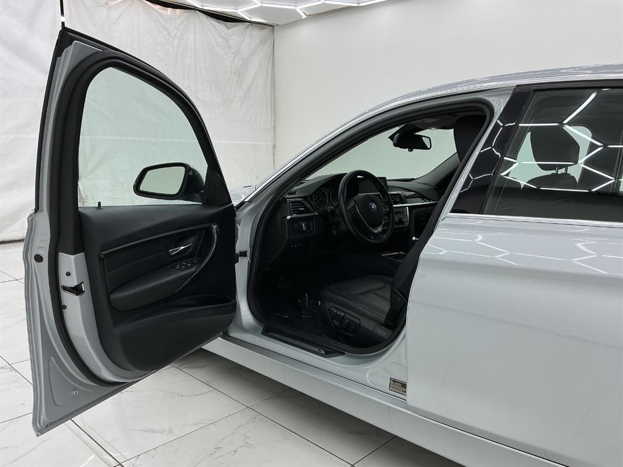 BMW 3 Series 4dr Sdn 328i xDrive AWD SULEV 2015