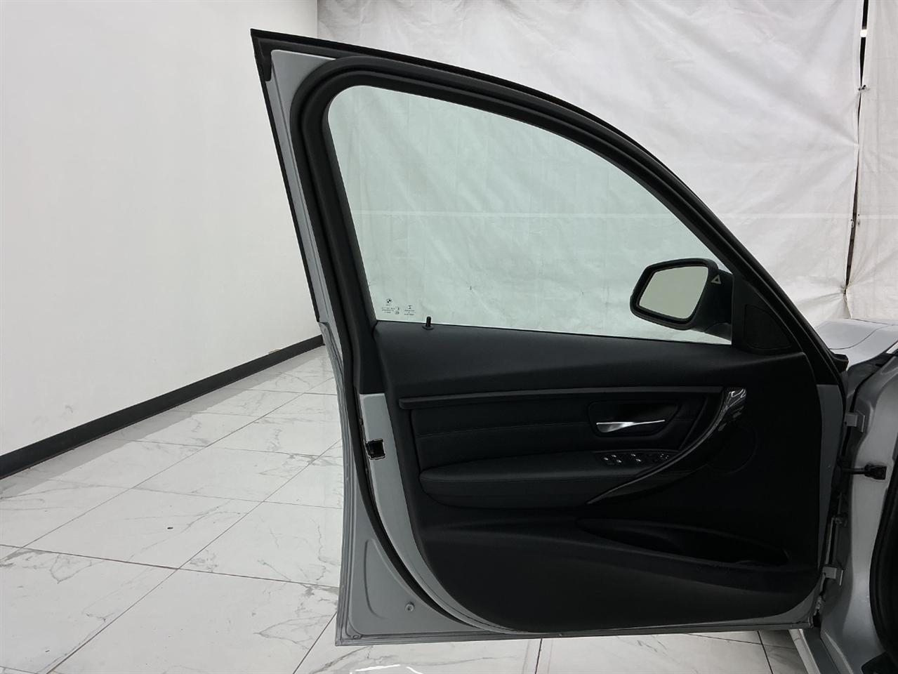 BMW 3 Series 4dr Sdn 328i xDrive AWD SULEV 2015