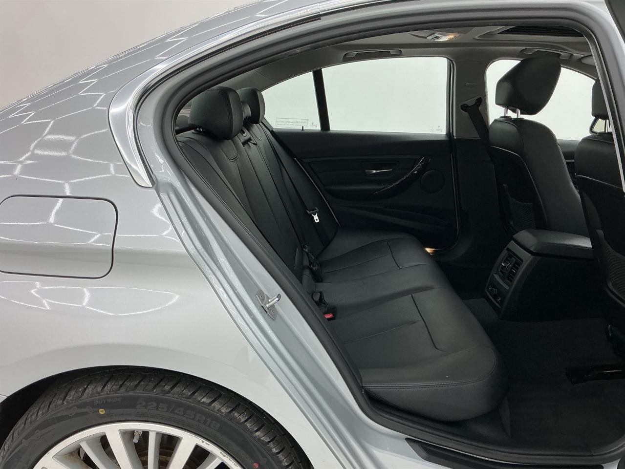 BMW 3 Series 4dr Sdn 328i xDrive AWD SULEV 2015