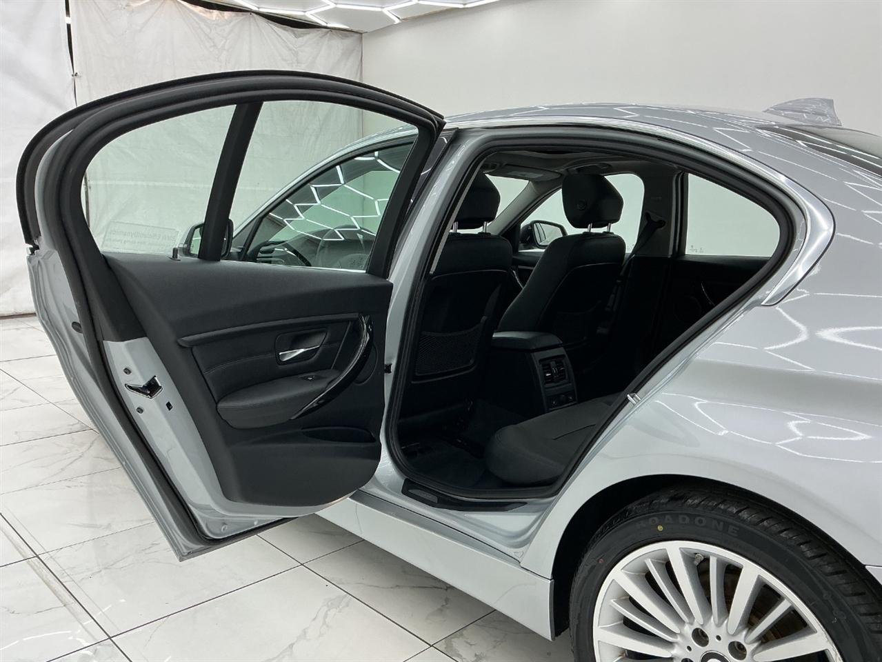 BMW 3 Series 4dr Sdn 328i xDrive AWD SULEV 2015