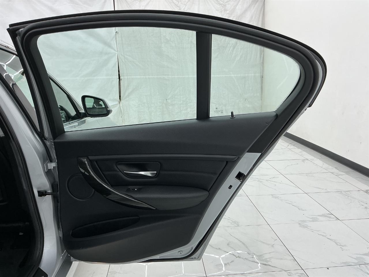 BMW 3 Series 4dr Sdn 328i xDrive AWD SULEV 2015