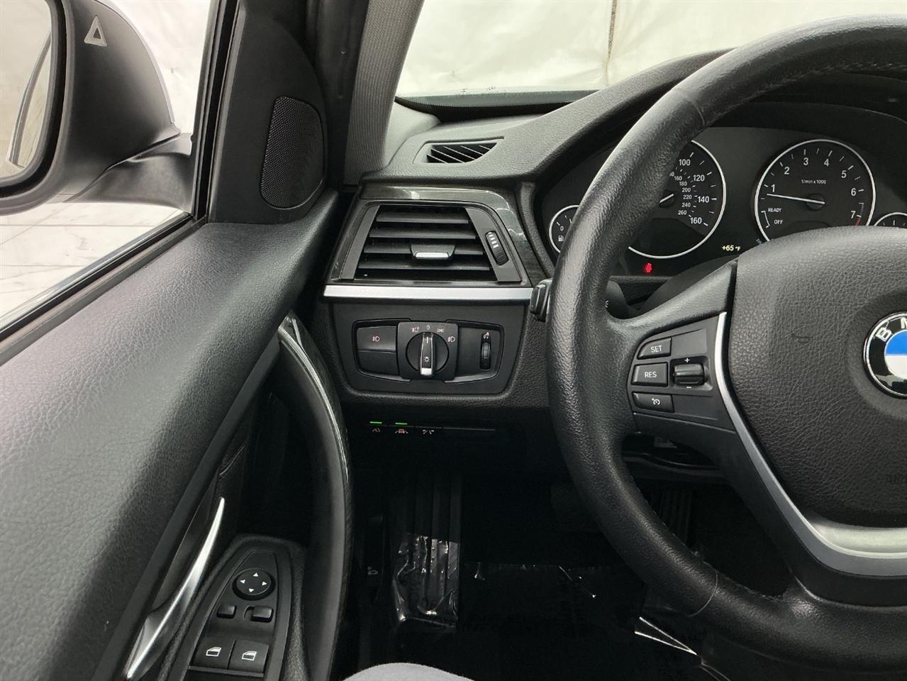 BMW 3 Series 4dr Sdn 328i xDrive AWD SULEV 2015