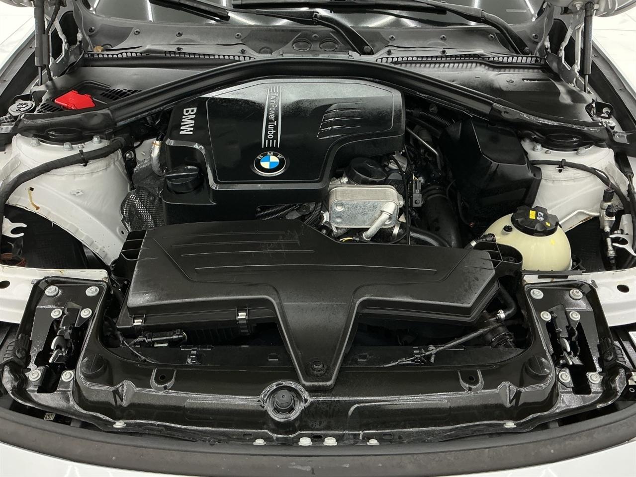 BMW 3 Series 4dr Sdn 328i xDrive AWD SULEV 2015