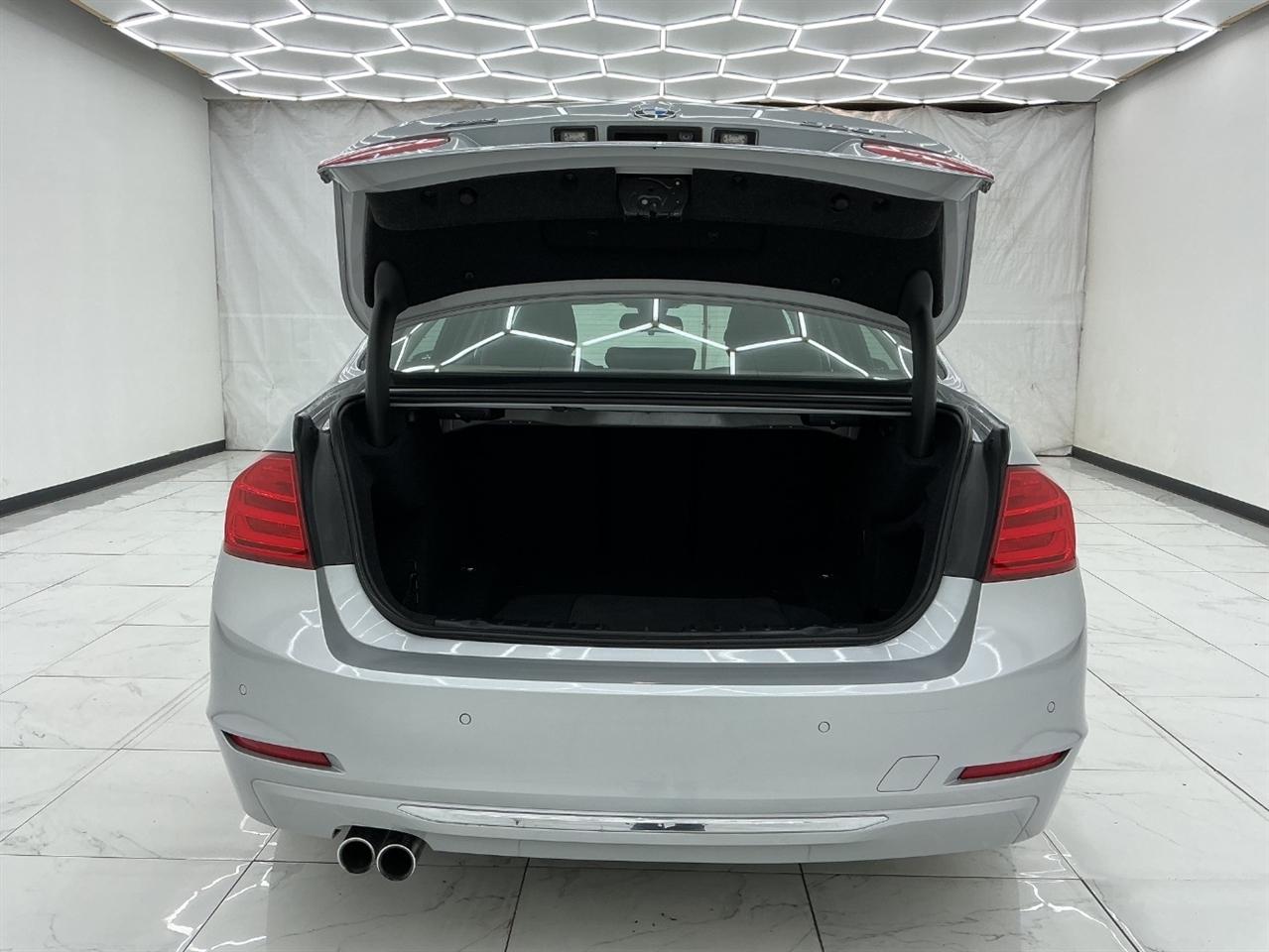 BMW 3 Series 4dr Sdn 328i xDrive AWD SULEV 2015