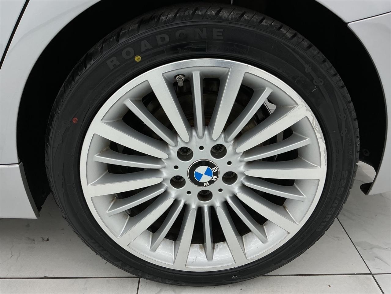 BMW 3 Series 4dr Sdn 328i xDrive AWD SULEV 2015