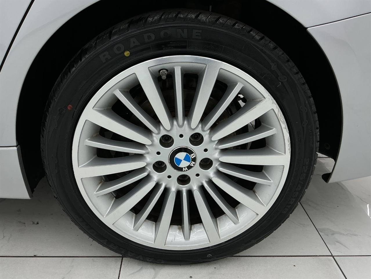 BMW 3 Series 4dr Sdn 328i xDrive AWD SULEV 2015