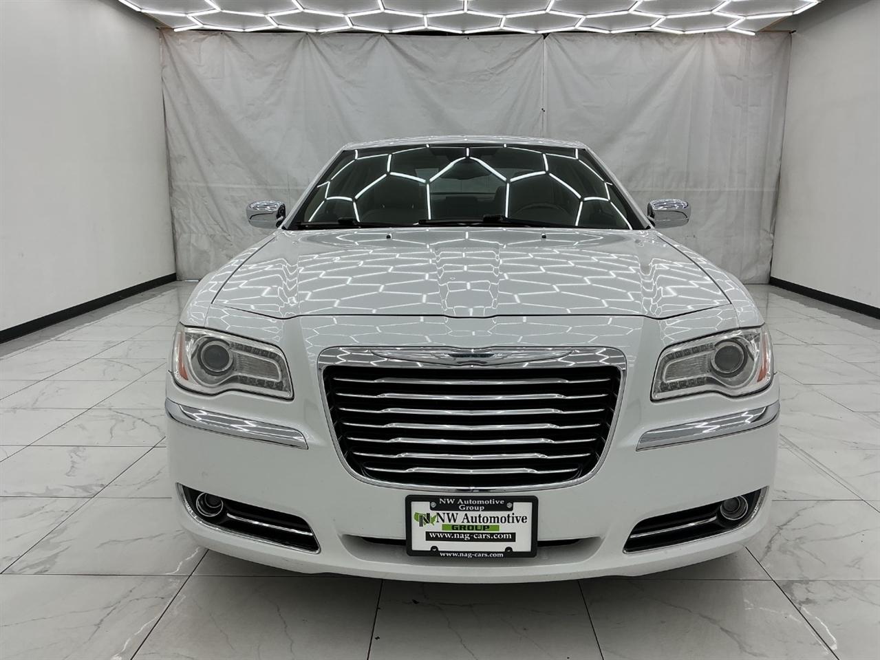 Chrysler 300 4dr Sdn 300C AWD 2011