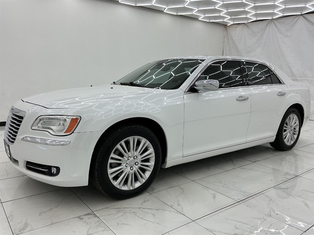 Chrysler 300 4dr Sdn 300C AWD 2011