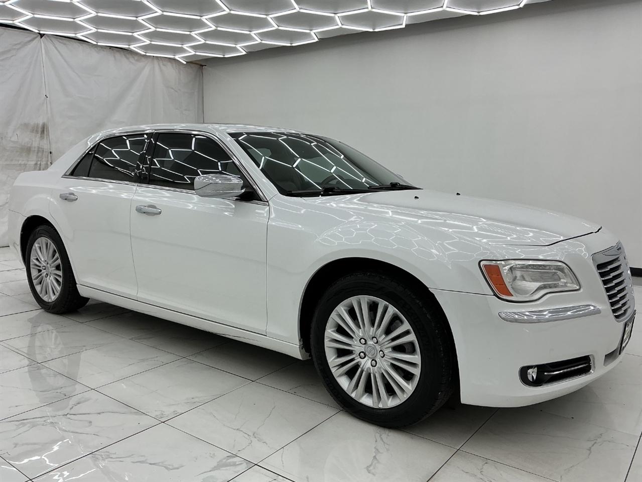 Chrysler 300 4dr Sdn 300C AWD 2011