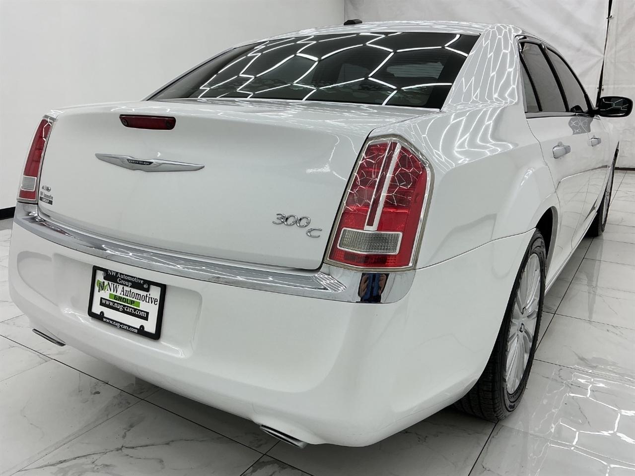 Chrysler 300 4dr Sdn 300C AWD 2011