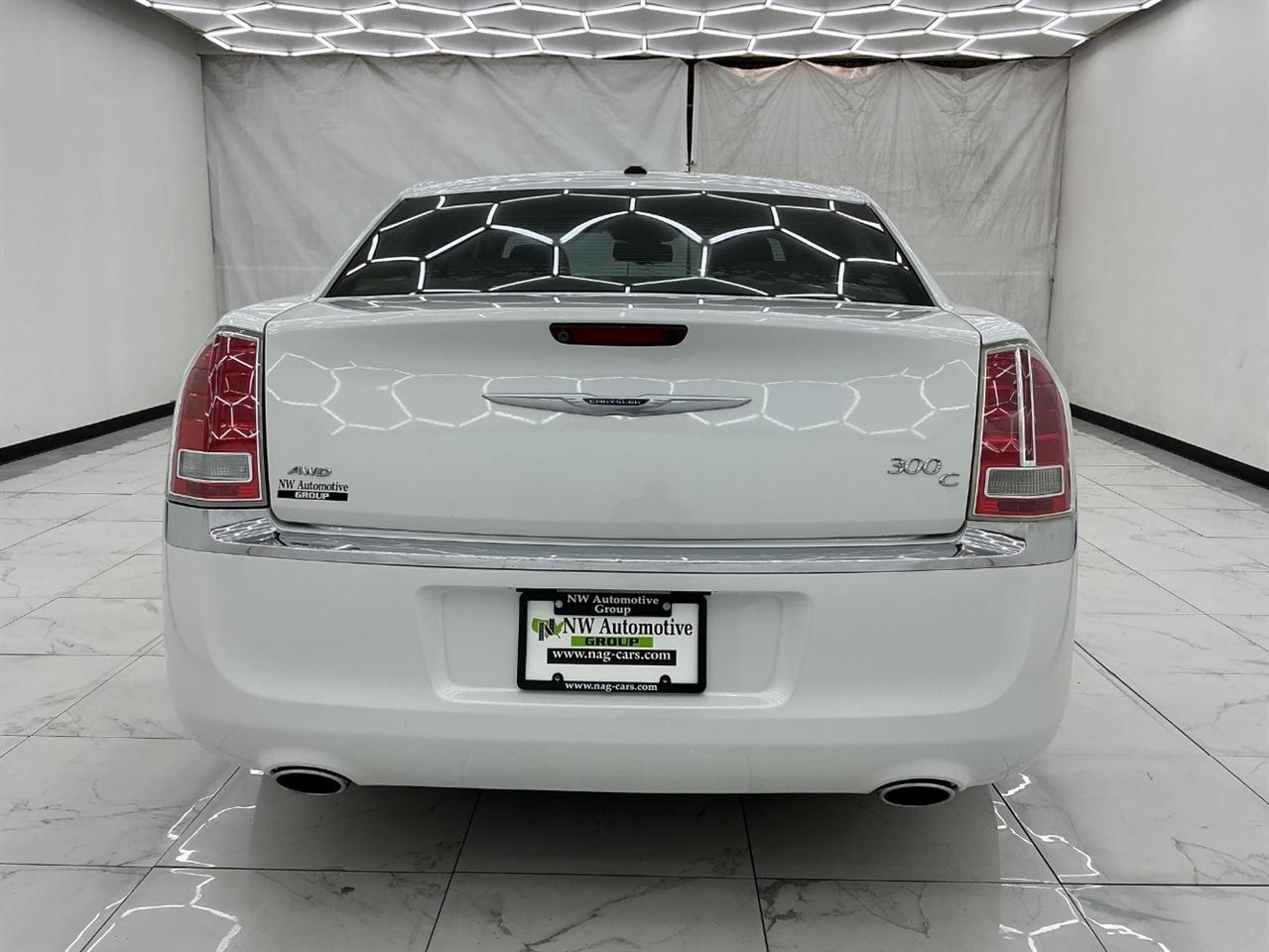Chrysler 300 4dr Sdn 300C AWD 2011