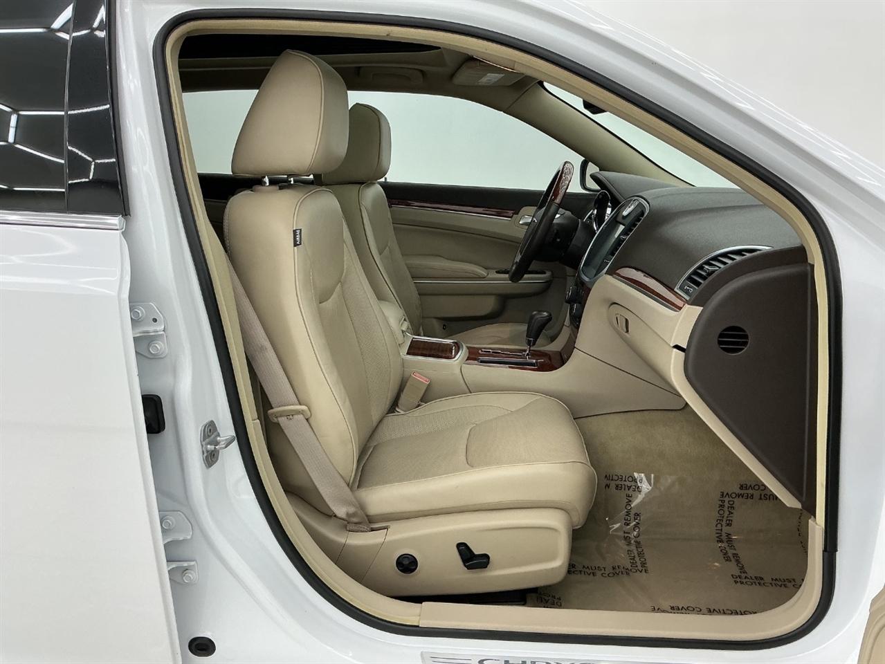 Chrysler 300 4dr Sdn 300C AWD 2011